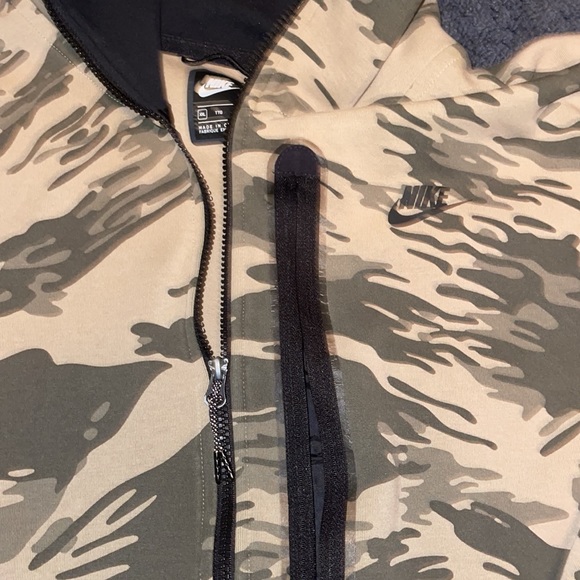 Nike Tec Fleece - Picture 3 of 4